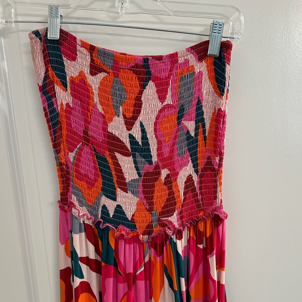 ABLE THE LABLE vibrant pink floral strapless, tiered maxi Bandeau dress - Picture 4 of 5